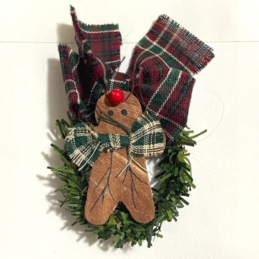 🌿✨ Handmade Gingerbread Brooch ✨🌿